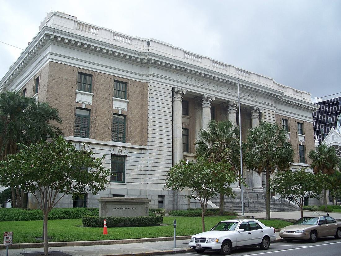 A courthouse building in Tampa, Florida